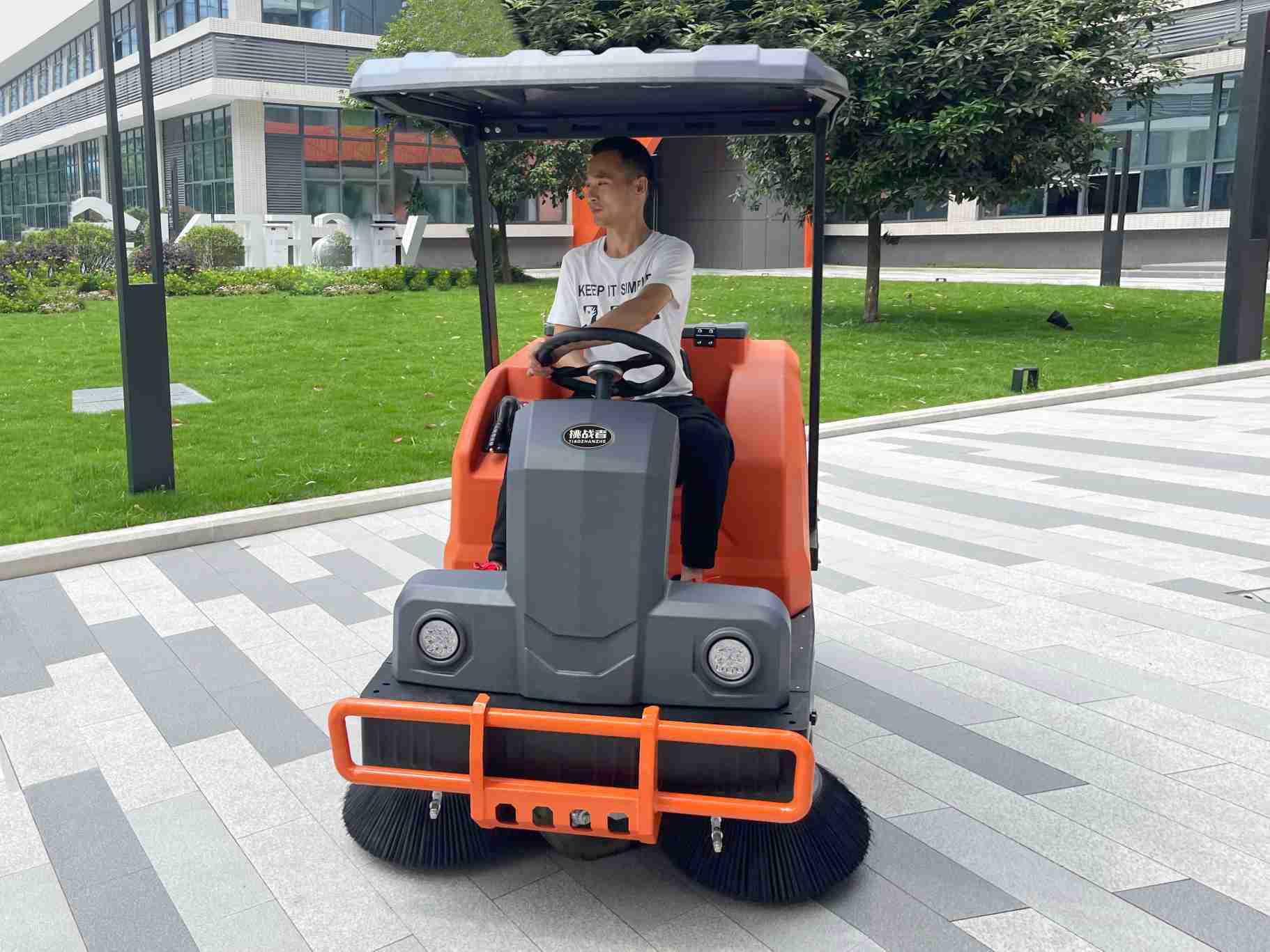 某电商创业园选购挑战者扫地机